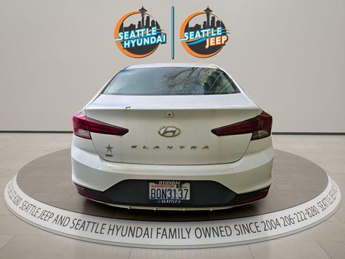Quartz White Pearl 2019 Hyundai ELANTRA SE