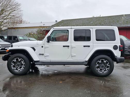 2025 Jeep Wrangler 4-Door Sahara 4x4