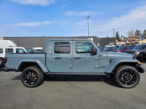 2025 Jeep Gladiator Nighthawk