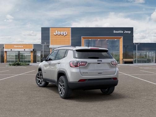 Silver Zynith Metallic Clearcoat 2026 Jeep Compass Latitude