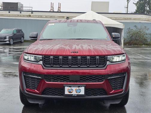 2026 Jeep Grand Cherokee Altitude