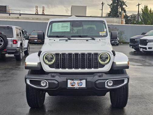 2026 Jeep Gladiator Sport