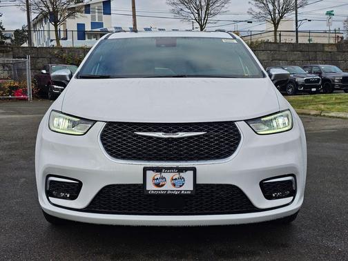 2026 Chrysler Pacifica L