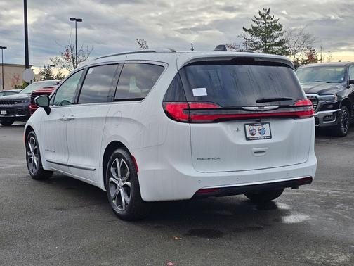 2026 Chrysler Pacifica L