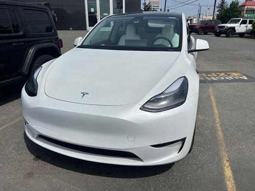 Pearl White Multi-Coat 2024 Tesla Model Y Long Range Dual Motor All-Wheel Drive