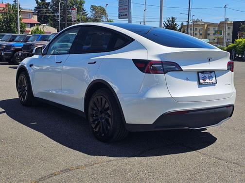 Pearl White Multi-Coat 2024 Tesla Model Y Long Range Dual Motor All-Wheel Drive