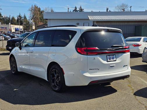 2023 Chrysler Pacifica Hybrid Limited