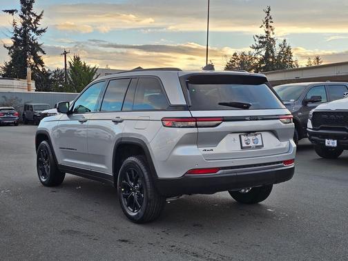 2026 Jeep Grand Cherokee Altitude