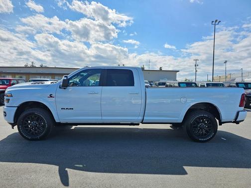 2025 RAM 3500 Limited Crew Cab 4x4 8' Box