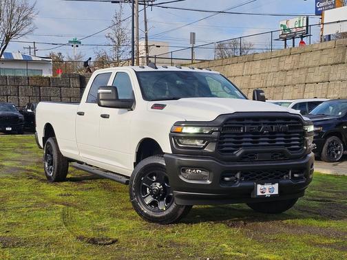 2026 RAM 3500 Tradesman Crew Cab 4x4 8' Box
