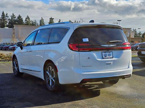 2026 Chrysler Pacifica L