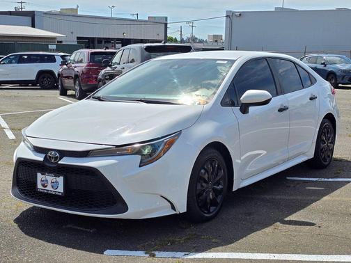 White 2020 Toyota Corolla LE