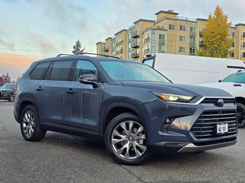 Cloud 2024 Toyota Grand Highlander Limited