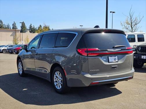 2025 Chrysler Pacifica L