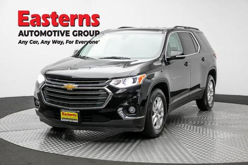 Mosaic Black Metallic 2020 Chevrolet Traverse LT Cloth