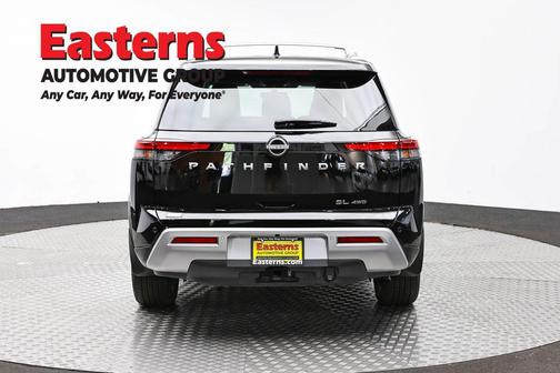 Super Black 2025 Nissan Pathfinder SL 4WD