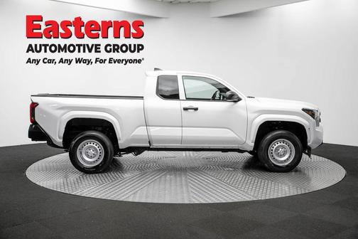 Ice 2025 Toyota Tacoma SR