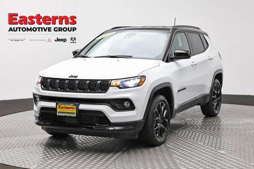 Bright White Clearcoat 2023 Jeep Compass Latitude