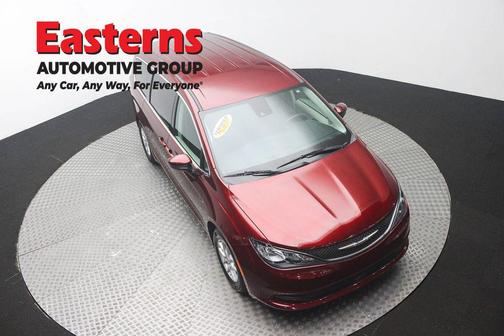 Velvet Red Pearlcoat 2023 Chrysler Voyager LX