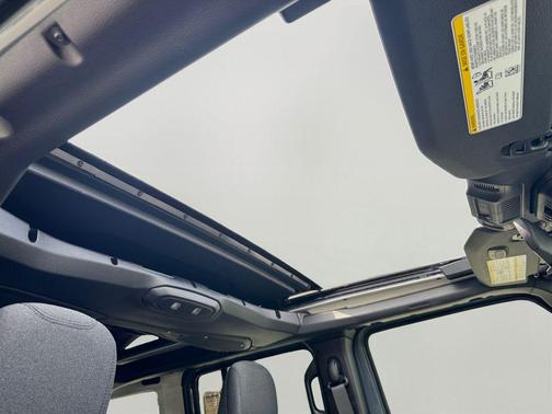 Anvil Clearcoat 2026 Jeep Wrangler Willys