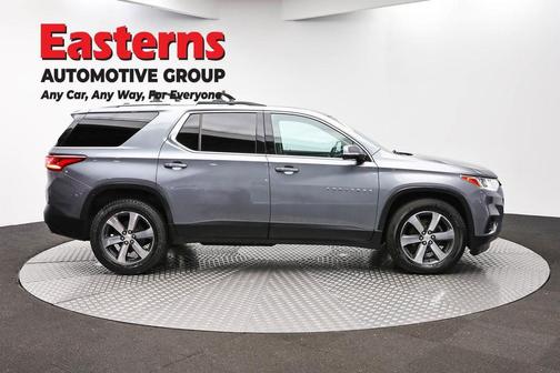 Satin Steel Metallic 2018 Chevrolet Traverse LT Leather