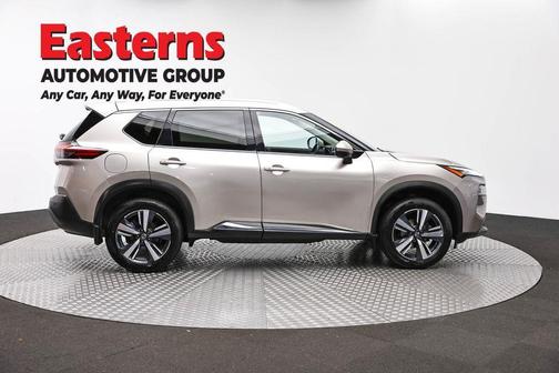Champagne Silver Metallic 2021 Nissan Rogue SL