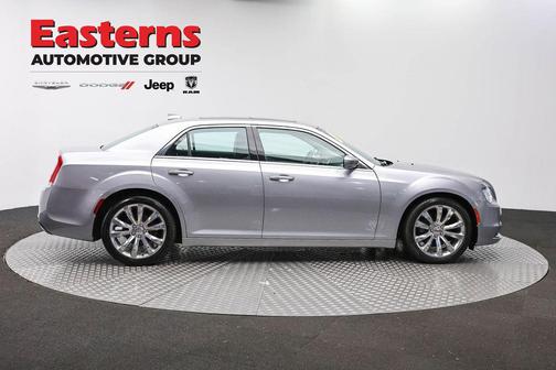 Billet Silver Metallic Clearcoat 2017 Chrysler 300 Limited