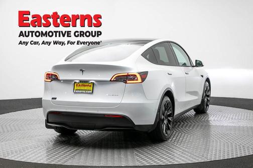 Pearl White Multi-Coat 2022 Tesla Model Y Long Range Dual Motor All-Wheel Drive