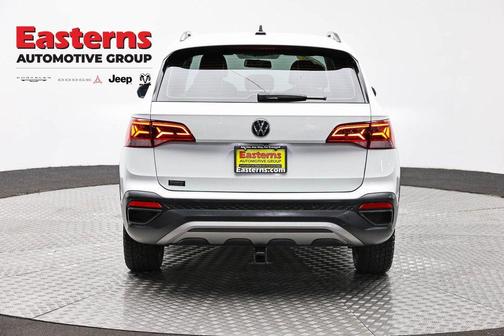 Pure White 2022 Volkswagen Taos 1.5T S
