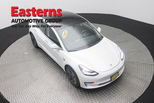 Pearl White Multi-Coat 2019 Tesla Model 3 Standard Range