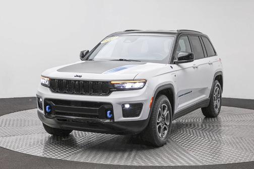 Bright White Clearcoat 2022 Jeep Grand Cherokee 4xe Trailhawk
