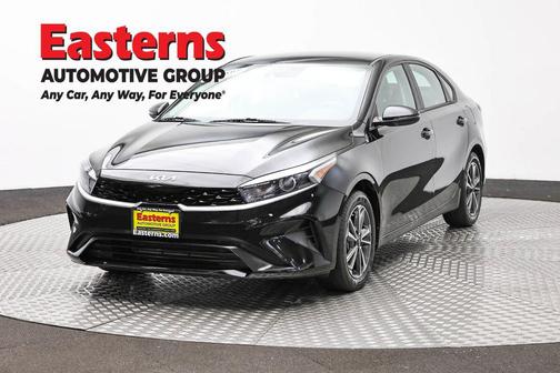 Aurora Black 2023 Kia Forte LXS