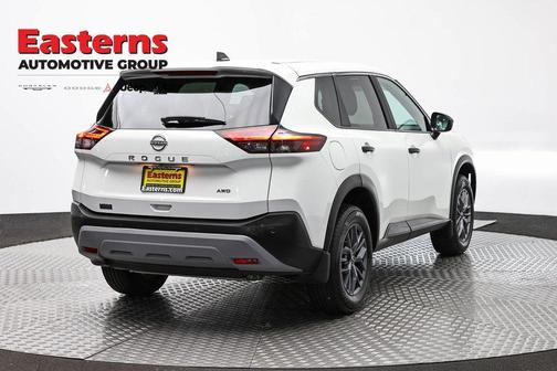 Glacier White 2023 Nissan Rogue S