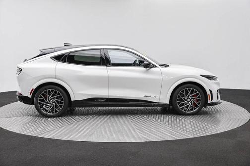 Star White Metallic Tri-Coat 2023 Ford Mustang Mach-E GT