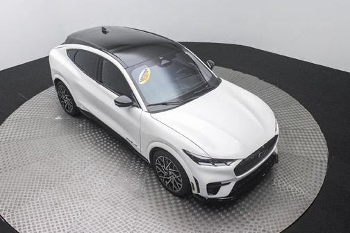 Star White Metallic Tri-Coat 2023 Ford Mustang Mach-E GT