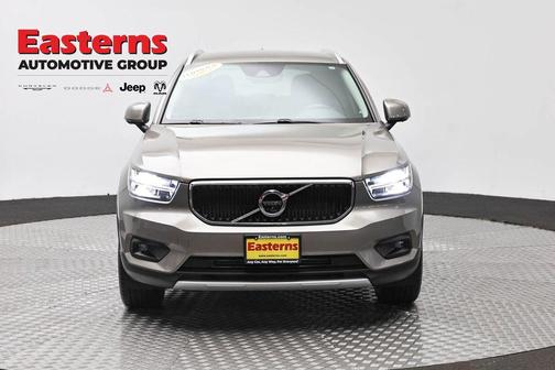 Brown 2022 Volvo XC40 T4 Momentum