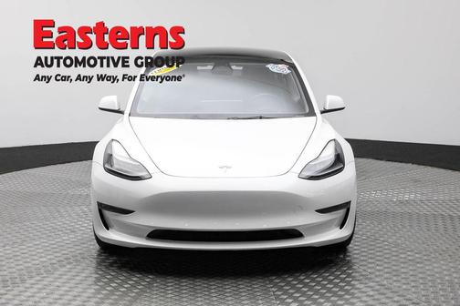 Pearl White Multi-Coat 2023 Tesla Model 3 Performance
