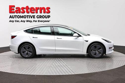 Pearl White Multi-Coat 2023 Tesla Model 3 Standard Range