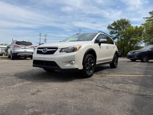 Crystal White Pearl 2015 Subaru XV Crosstrek 2.0i Premium