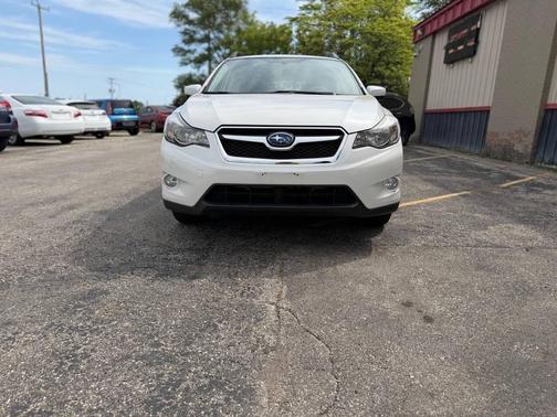 Crystal White Pearl 2015 Subaru XV Crosstrek 2.0i Premium