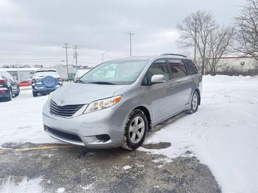2011 Toyota Sienna LE