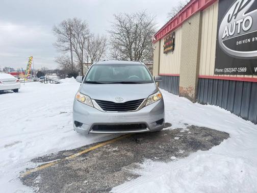 2011 Toyota Sienna LE