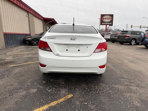 Century White 2016 Hyundai Accent SE