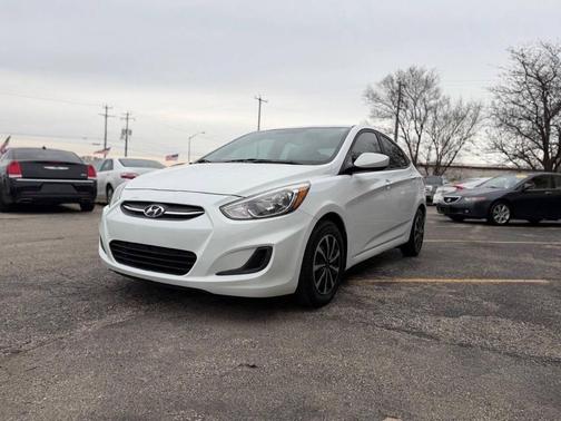 Century White 2016 Hyundai Accent SE