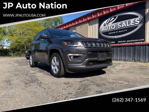 Granite Crystal Metallic Clearcoat 2018 Jeep Compass Latitude
