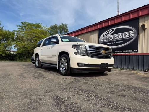 White Diamond Tricoat 2015 Chevrolet Suburban 1500 LTZ