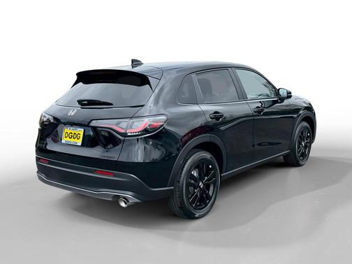 Crystal Black Pearl 2027 Honda HR-V Sport