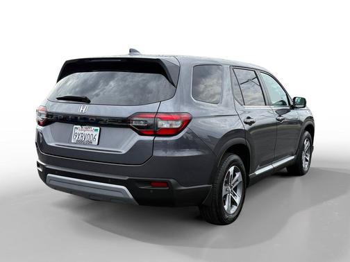 Modern Steel Metallic 2024 Honda Pilot EX-L 7 Passenger