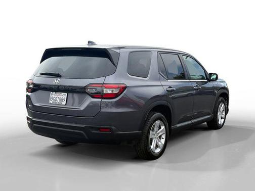 2023 Honda Pilot AWD LX