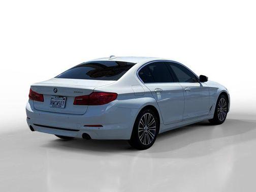 2018 BMW 530 530i